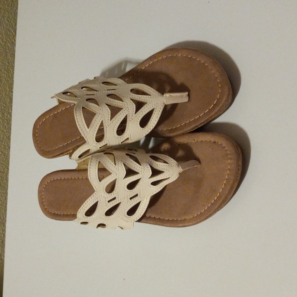 Avon White Wedge Heel Sandals Size 7